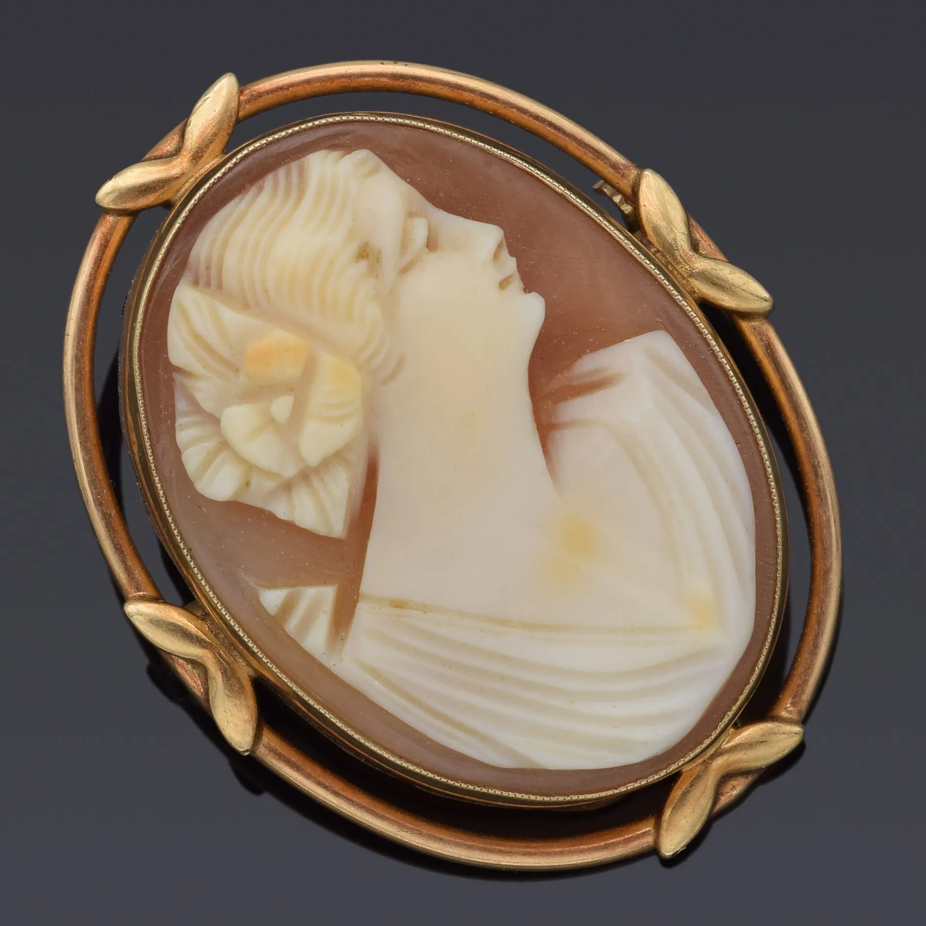 Antique 10K Yellow Gold Cameo Shell Brooch Pin Pendant