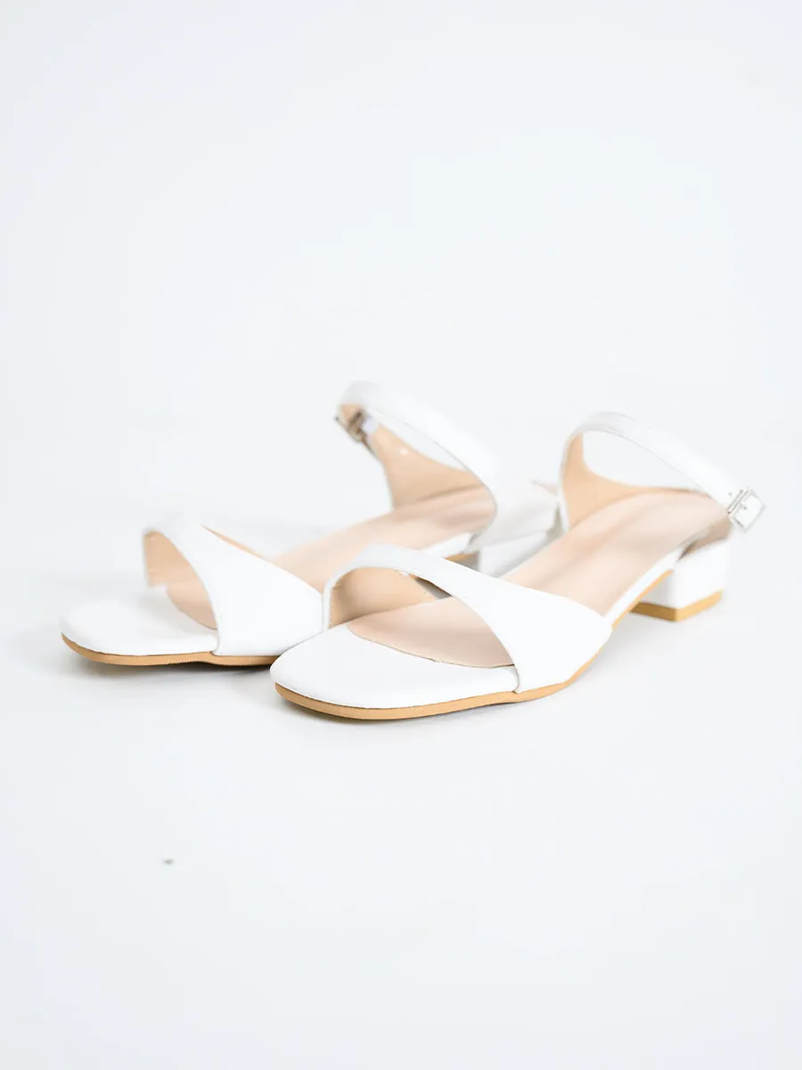 BASIC Rochelle Buckle Sandals