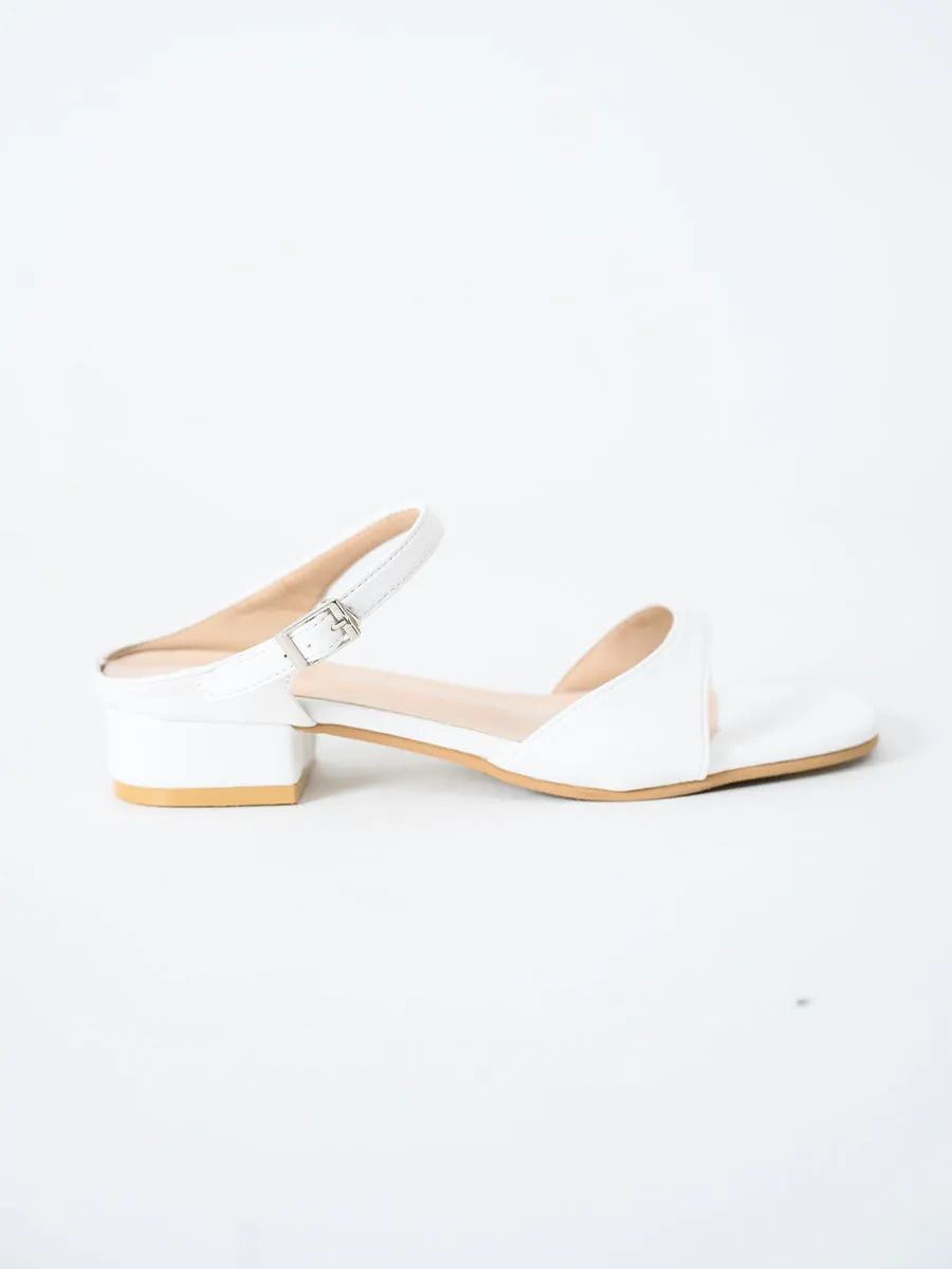 BASIC Rochelle Buckle Sandals