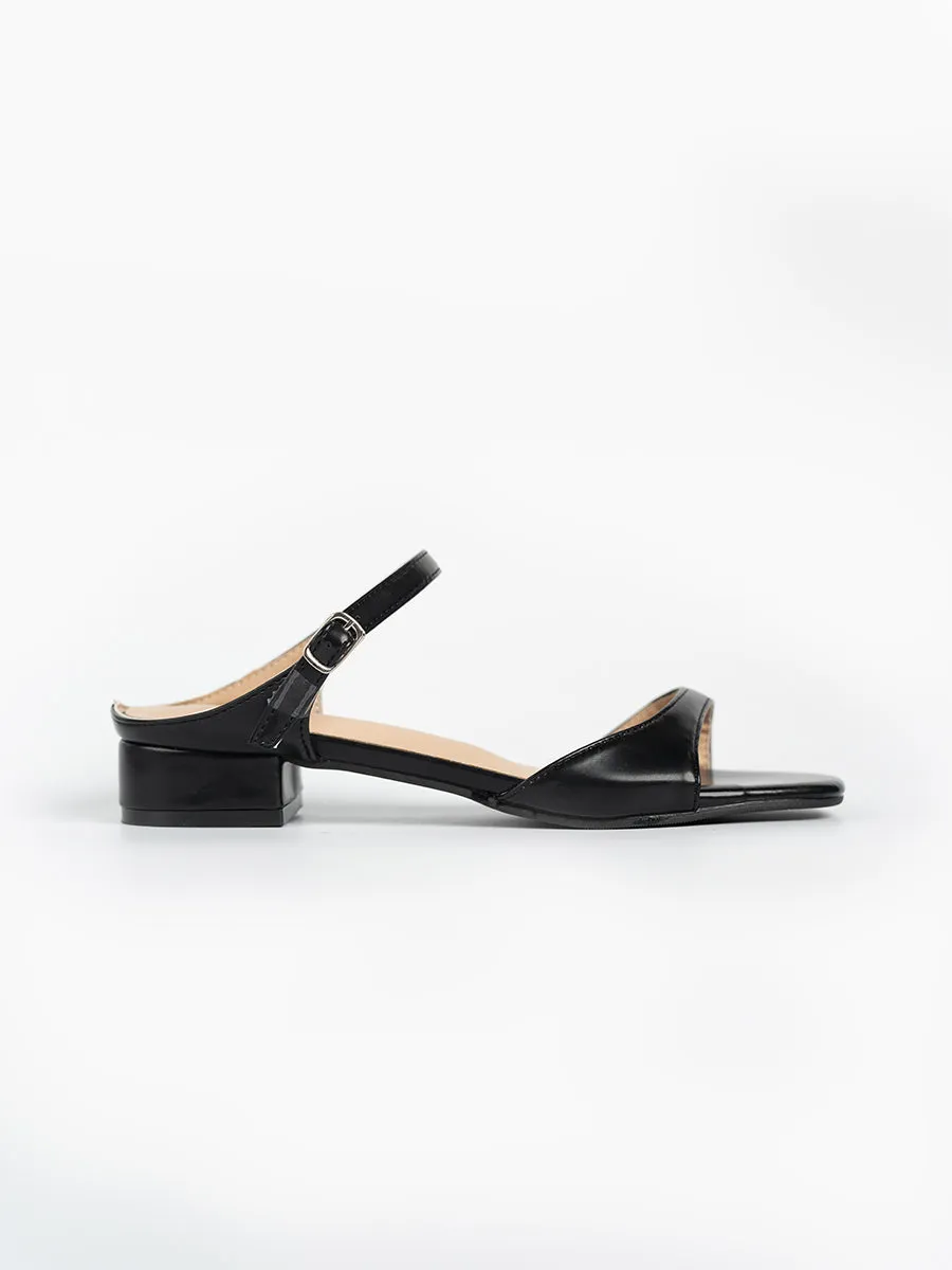 BASIC Rochelle Buckle Sandals