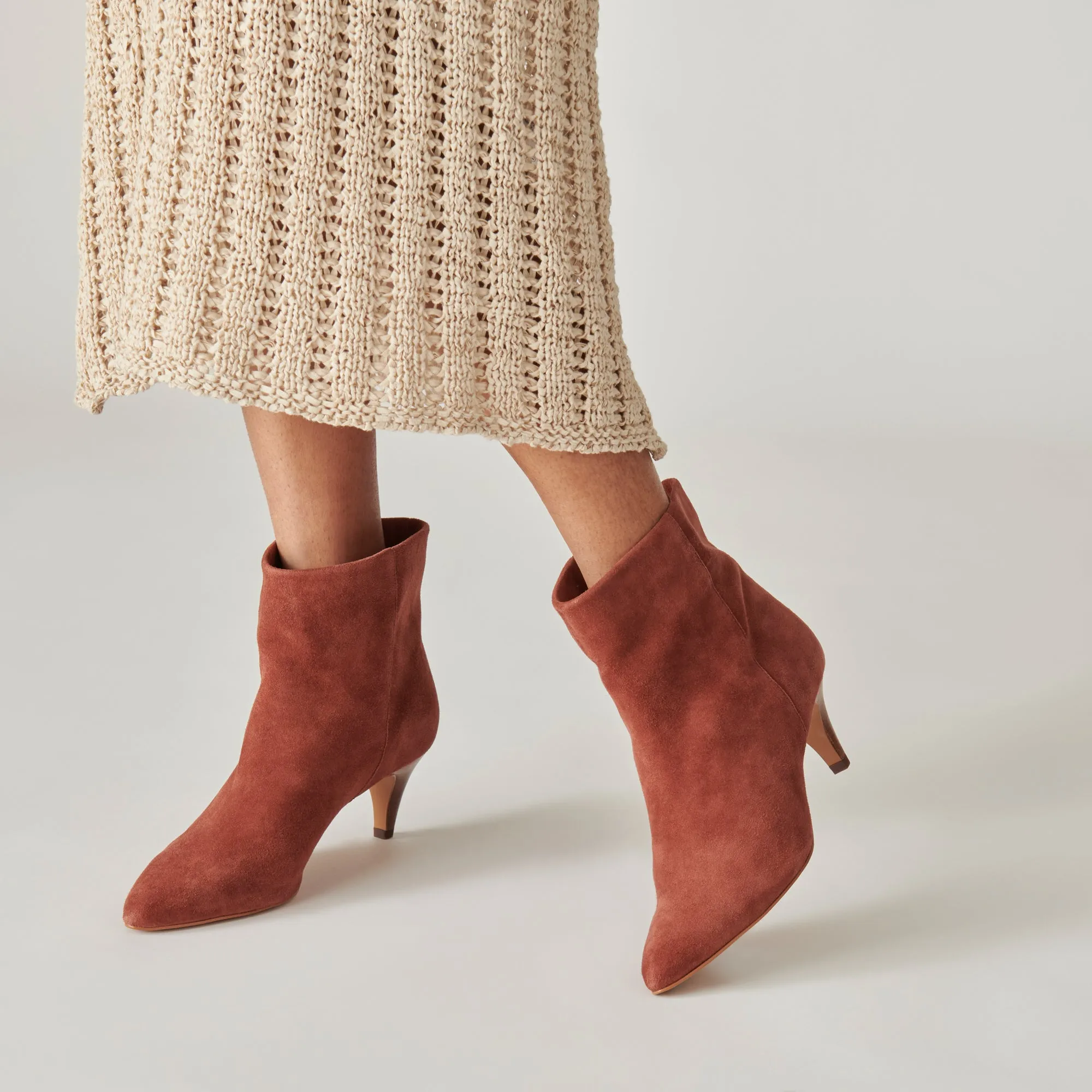 DEE BOOTIES CINNAMON SUEDE