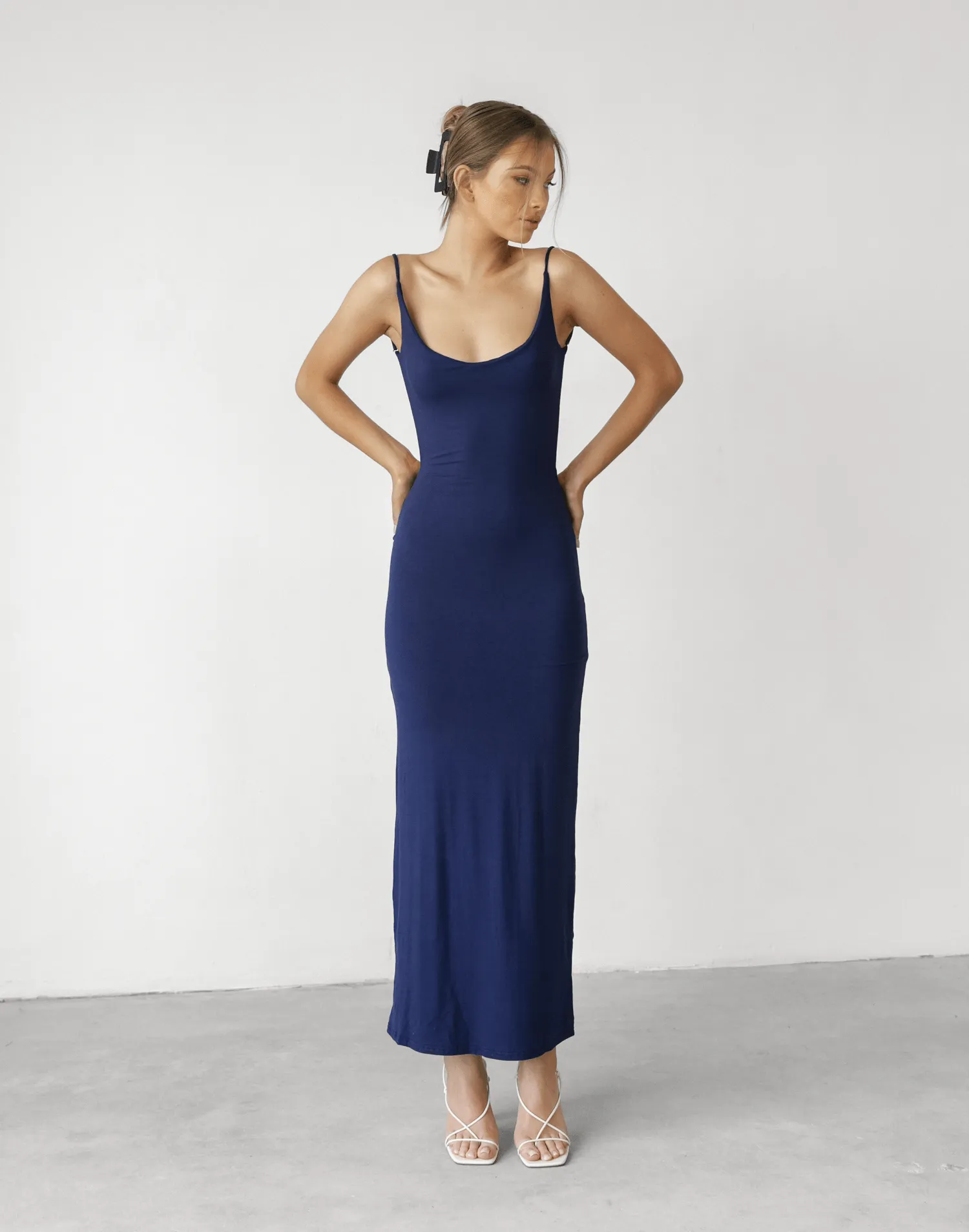 Ellidy Maxi Dress (Navy)