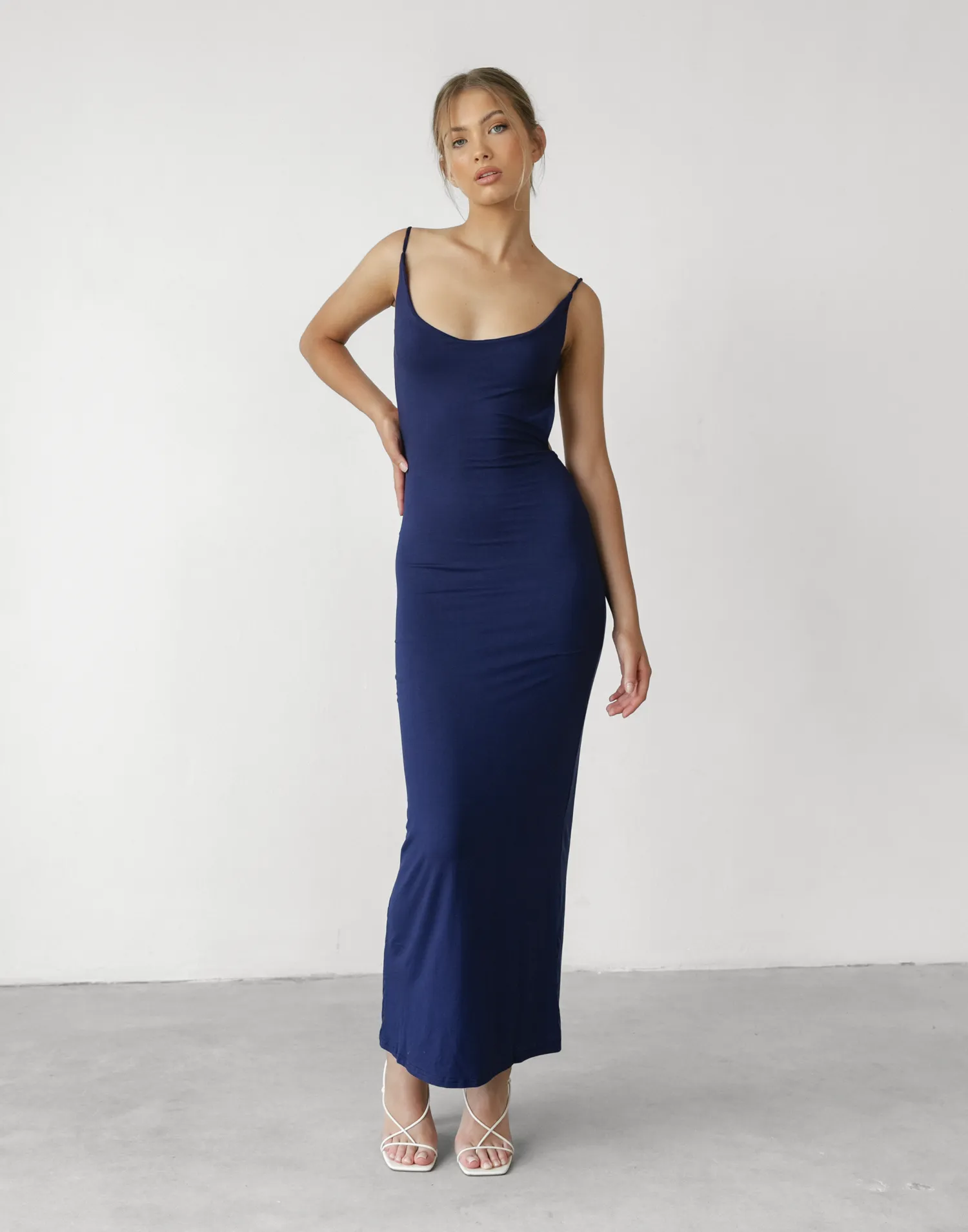 Ellidy Maxi Dress (Navy)