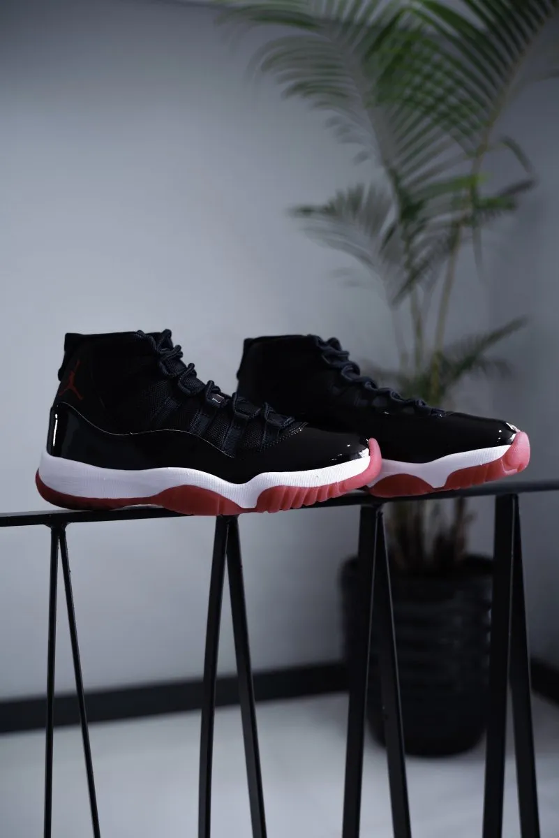 Jordan 11 Retro Playoffs Bred (2019)