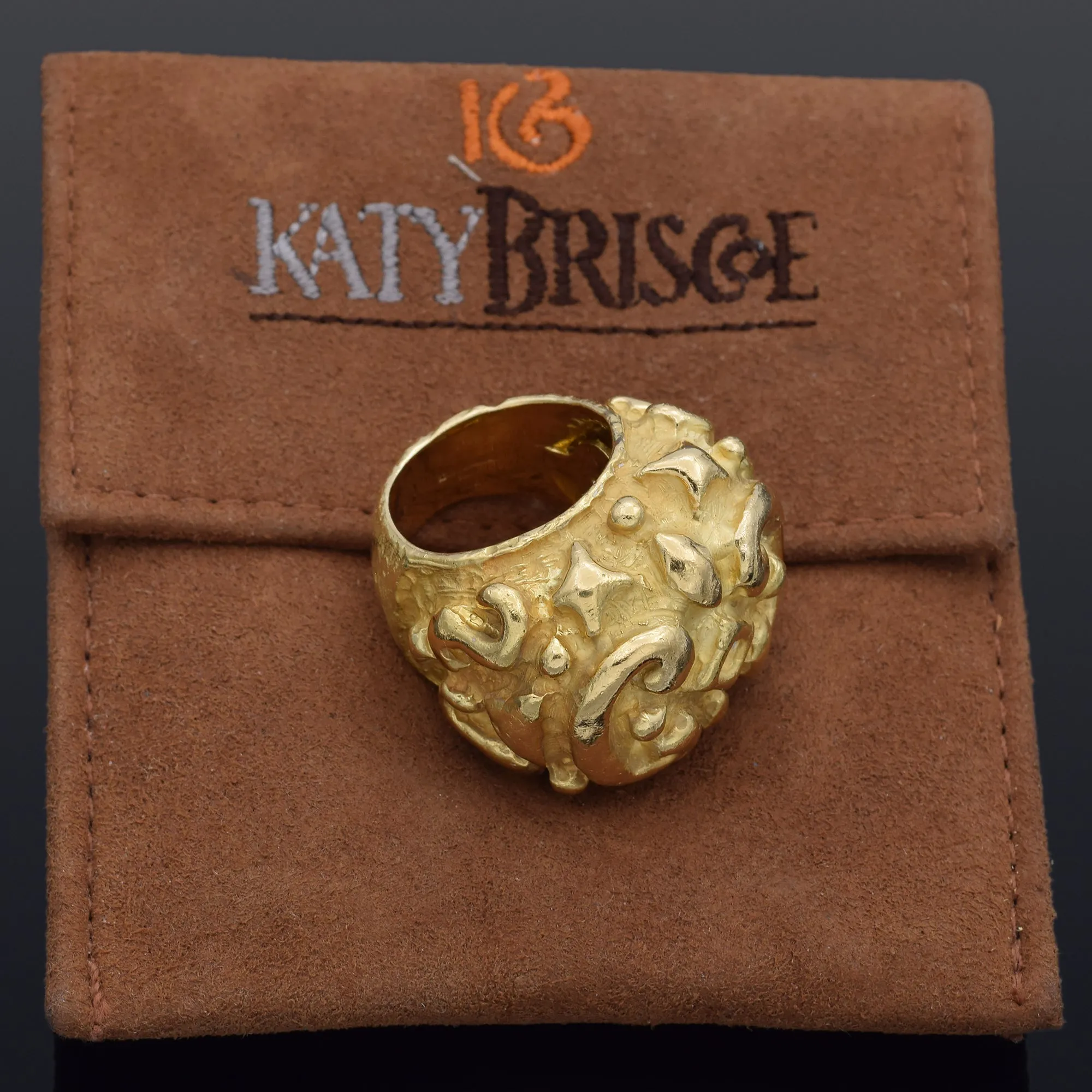 Katy Briscoe 18K Yellow Gold Scrollwork Dome Ring Size 6.5 with Pouch