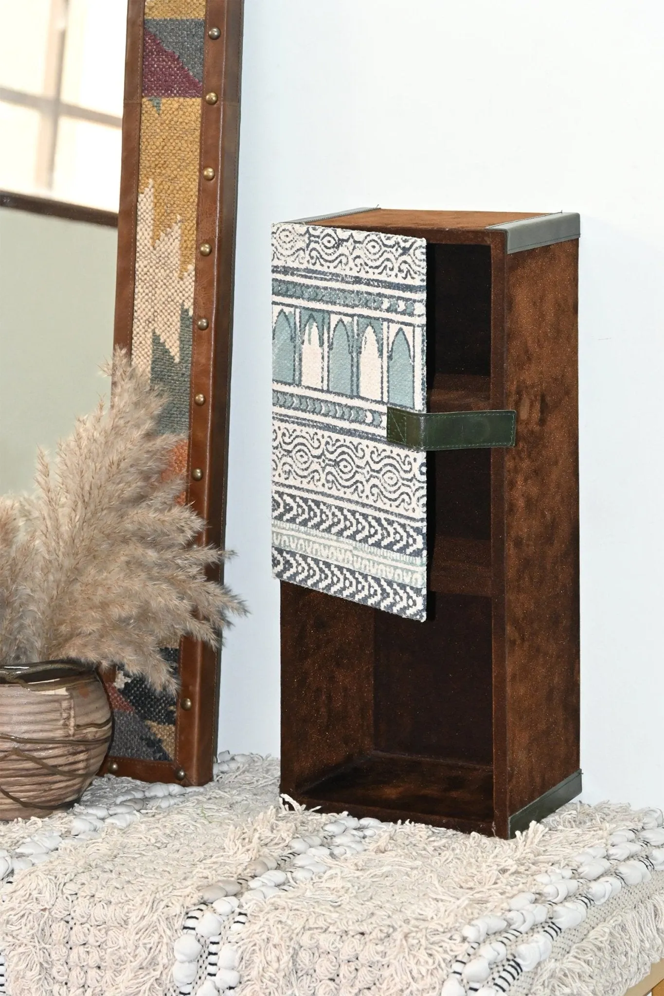 LANTANA- COTTON PRINTED  WALL CABINET