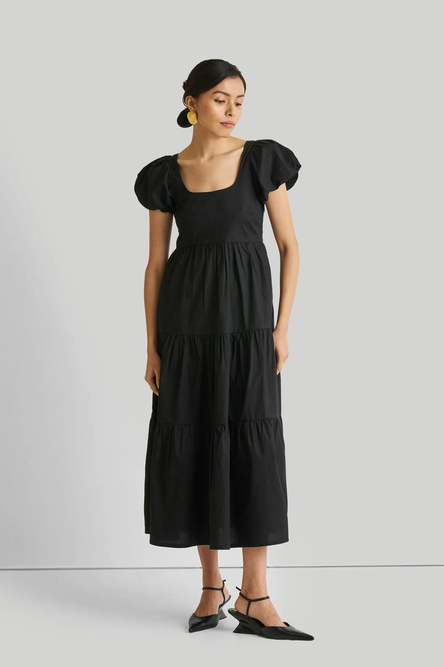 Reistor Puff Sleeve Tiered Maxi Dress in Black