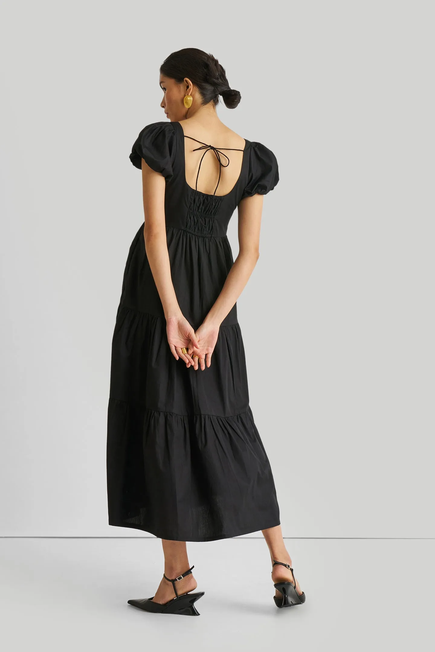 Reistor Puff Sleeve Tiered Maxi Dress in Black